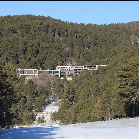 Lumineux, Terrasse, Lisiere De Foret Daire Egat