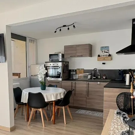 Apartment T2 Lumineux Avec Terrasse Lisiere De Foret Egat
